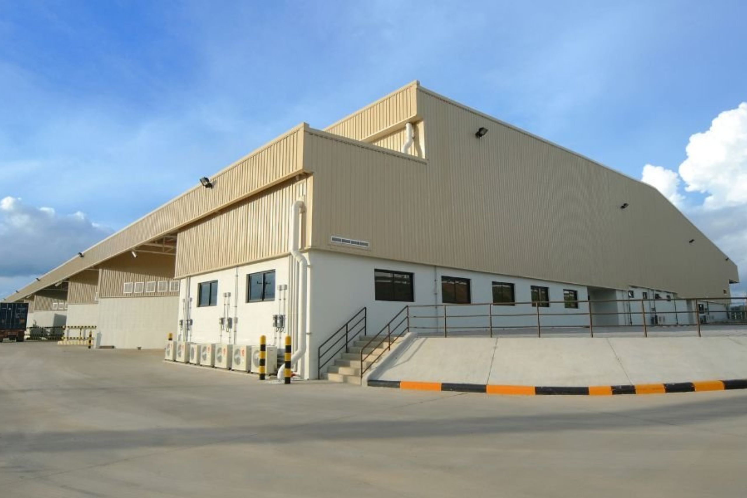 Warehouse cleaning service dubai